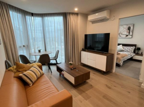 Cozy 2 Bedroom Apartment in the Heart of Melbourne